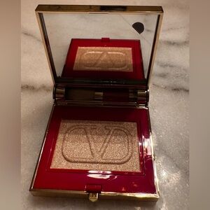 Valentino Eye2Cheek in Gold shade - “Put a Spike on It” - blush+eyeshadow